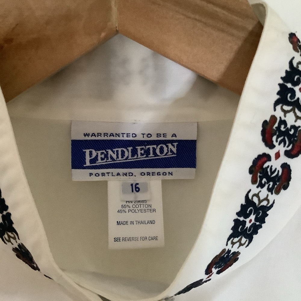 Pendleton White Embroidered Collar Button Down - image 5
